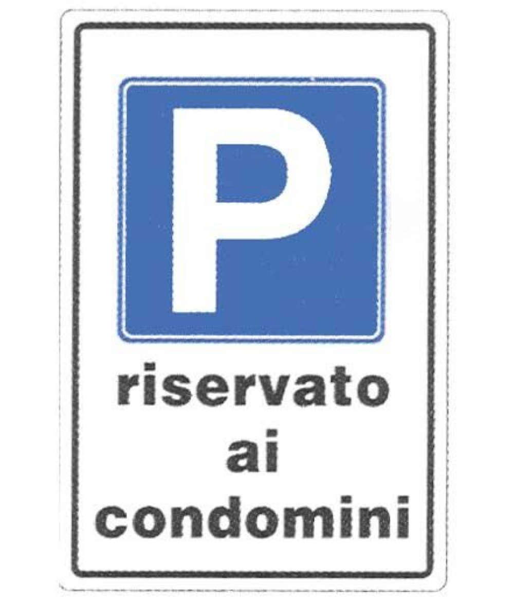 PARCHEGGIO RISERVATO AI CONDOMINI - IN ALLUMINIO